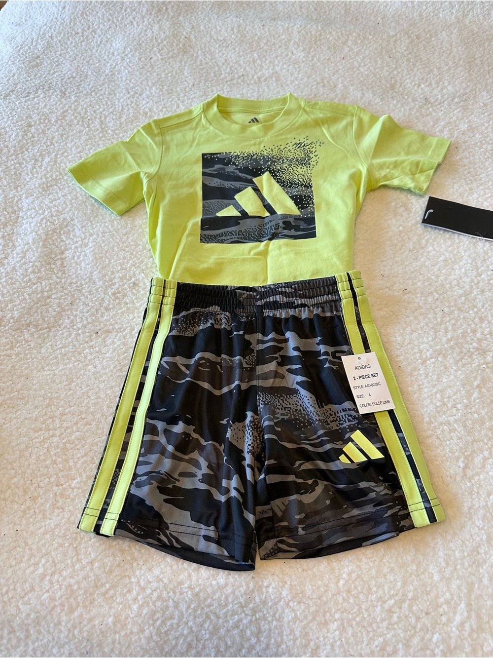 Boy’s Adidas Short Set - Picture 2 of 9